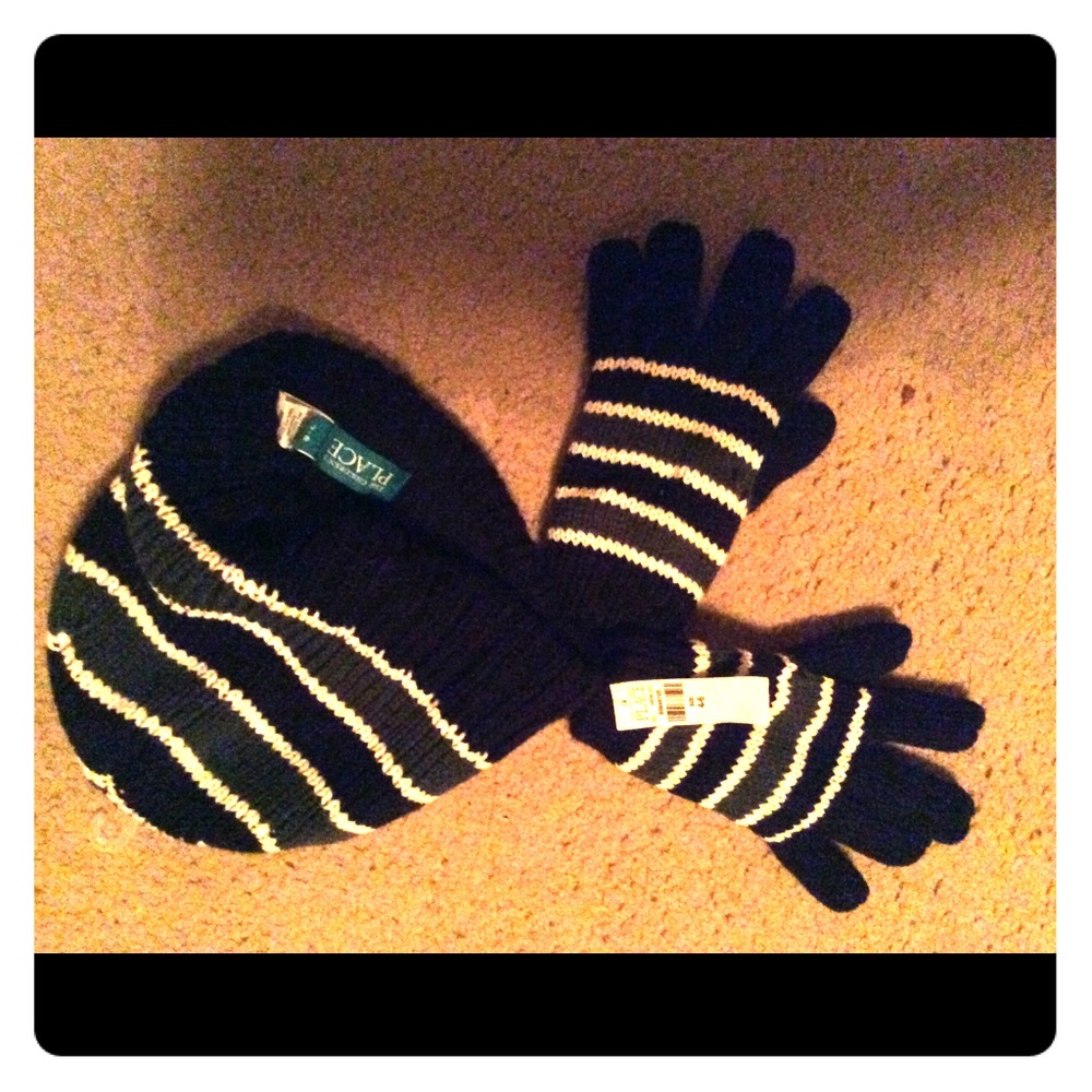 Children’s Place toddlers striped hat & gloves